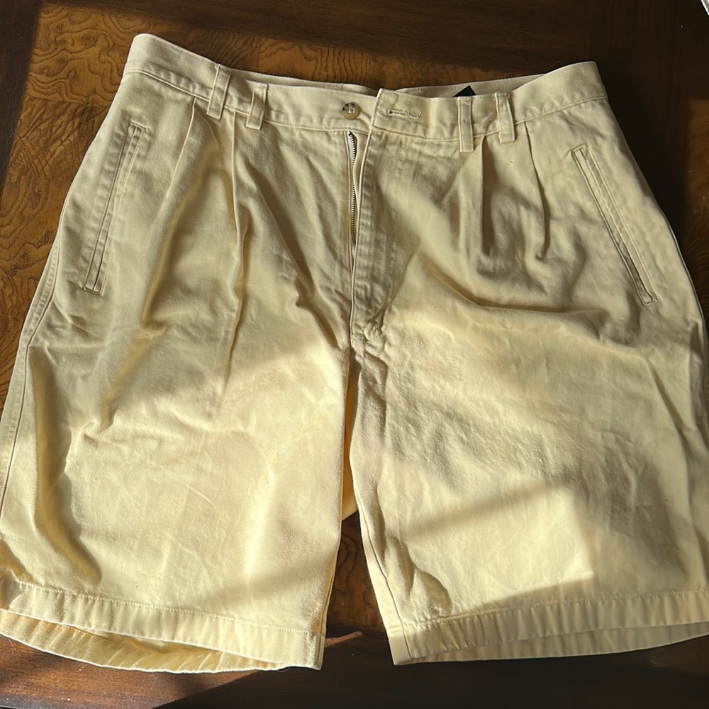 Greg Norman Collection Mens Yellow Shorts waist size 36